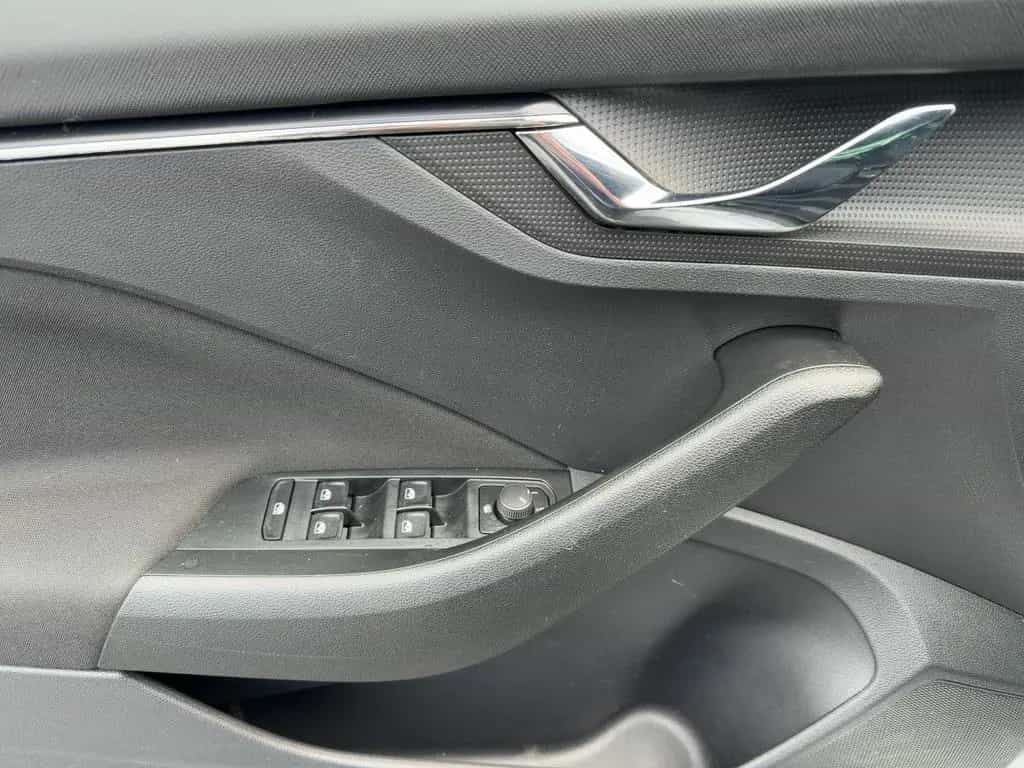 Skoda Kamiq 1.0 TSI TOUR 5JG+LED+APP+SHZ+RFK+GRA+DAB 03/2022-photo-15