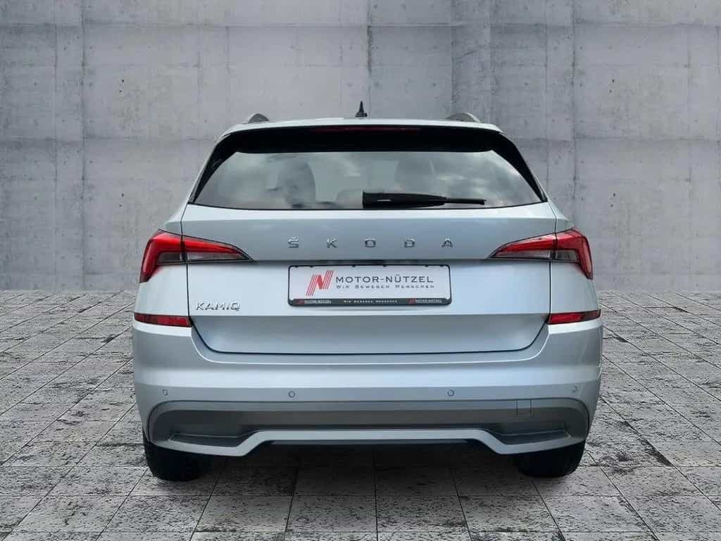 Skoda Kamiq 1.0 TSI TOUR 5JG+LED+APP+SHZ+RFK+GRA+DAB 03/2022-photo-4