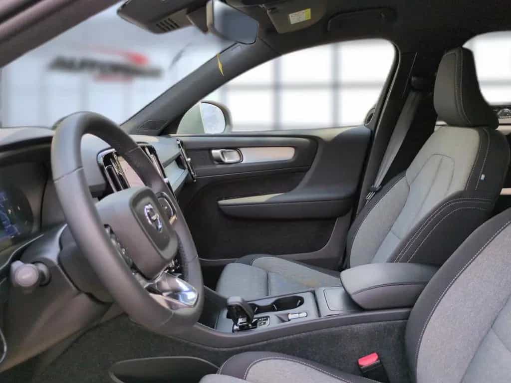 Volvo XC40 XC 40 Core 2WD 04/2024-photo-12