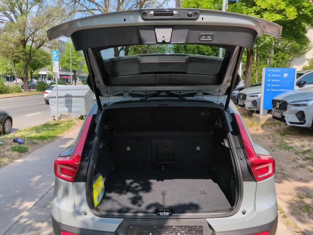 Volvo XC40 XC 40 Core 2WD 04/2024-photo-23