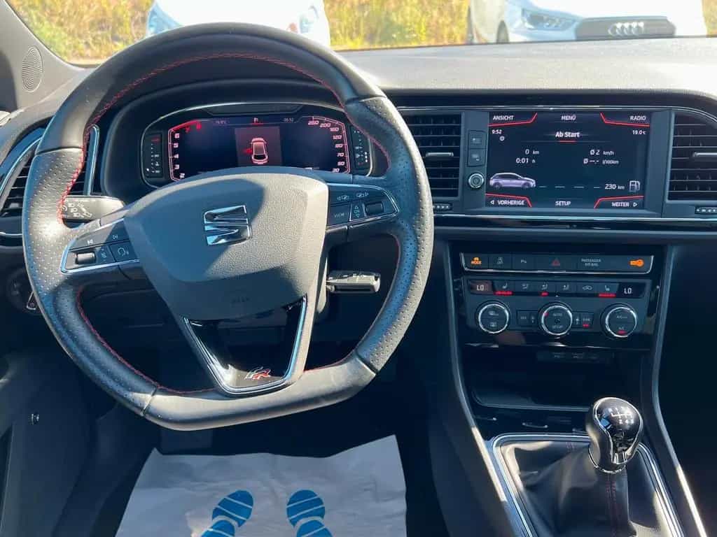 Seat Leon FR Panorama+Navi+ACT+Carplay 02/2020-photo-12
