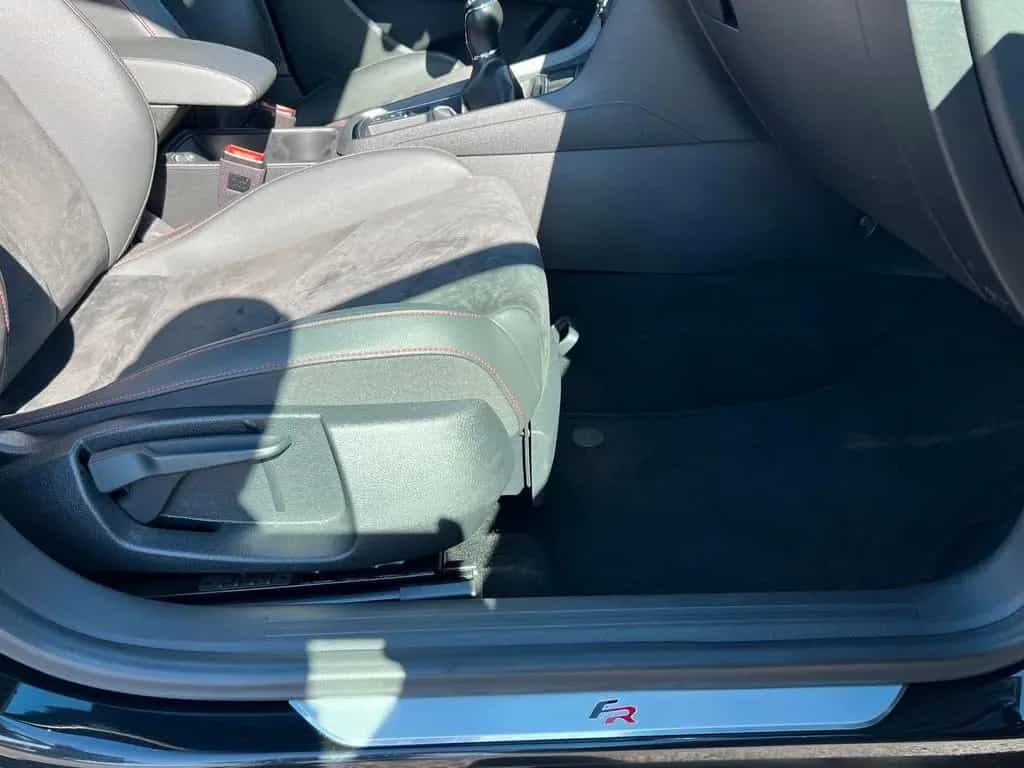 Seat Leon FR Panorama+Navi+ACT+Carplay 02/2020-photo-16