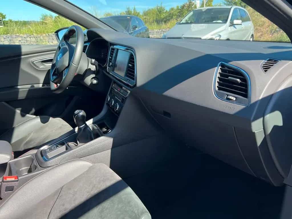 Seat Leon FR Panorama+Navi+ACT+Carplay 02/2020-photo-17