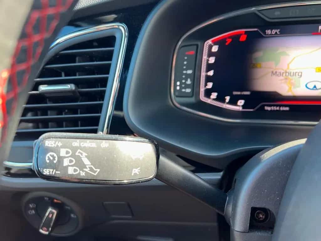 Seat Leon FR Panorama+Navi+ACT+Carplay 02/2020-photo-21