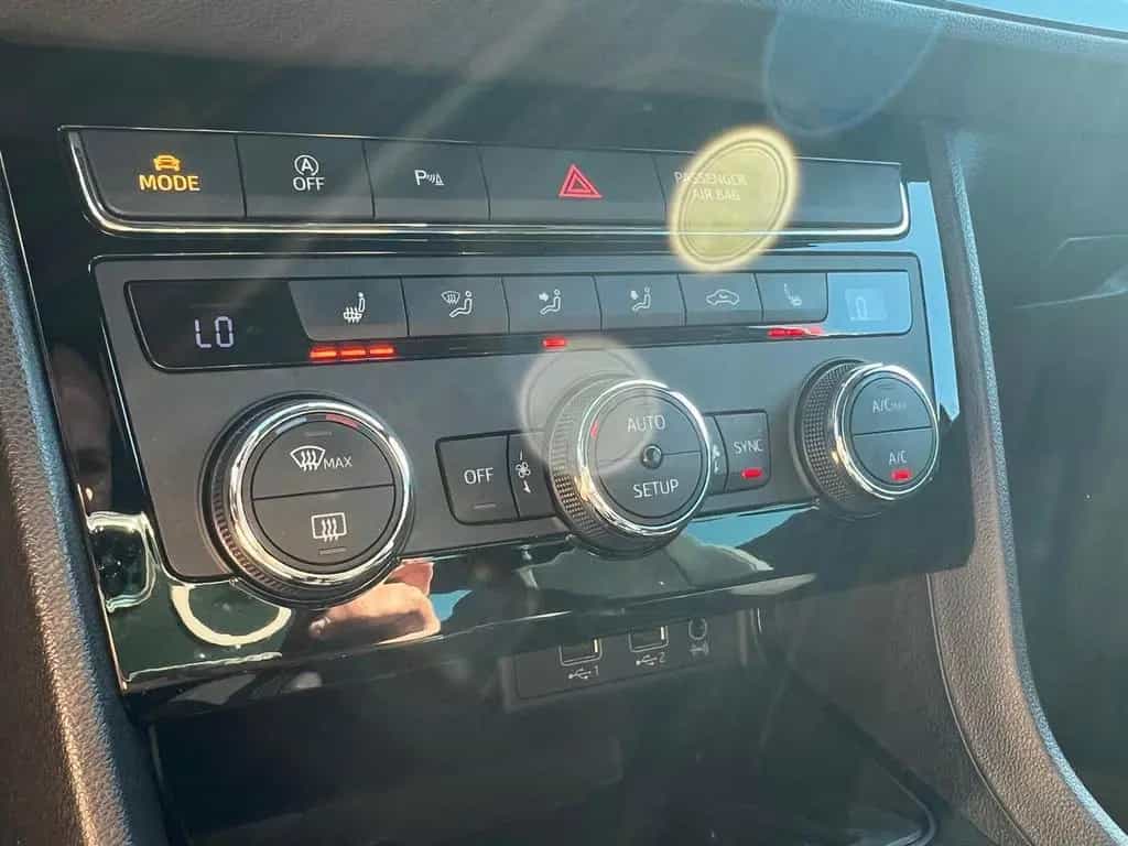 Seat Leon FR Panorama+Navi+ACT+Carplay 02/2020-photo-26