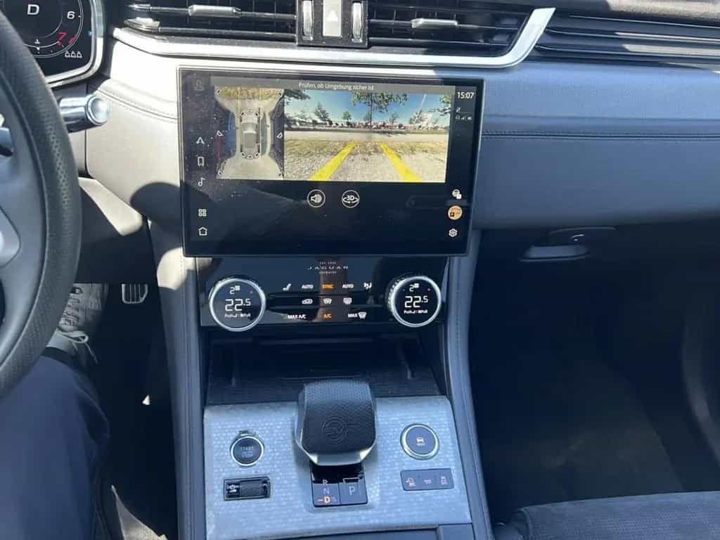Jaguar F-Pace P550 AWD SVR 05/2021-photo-13