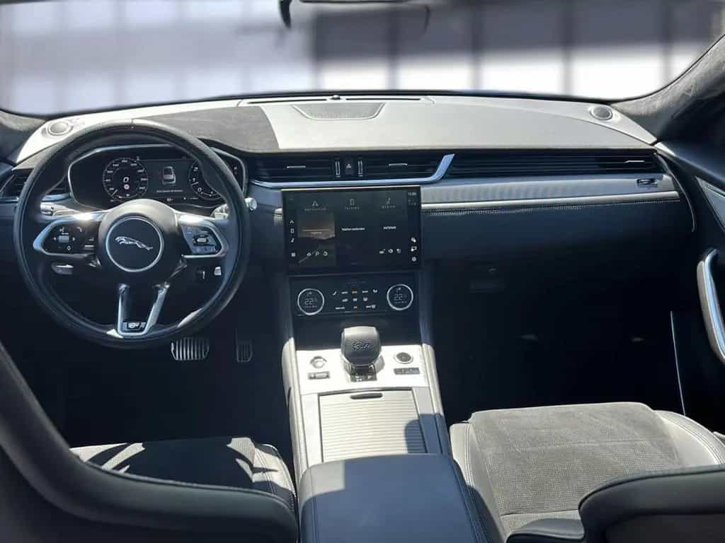 Jaguar F-Pace P550 AWD SVR 05/2021-photo-16