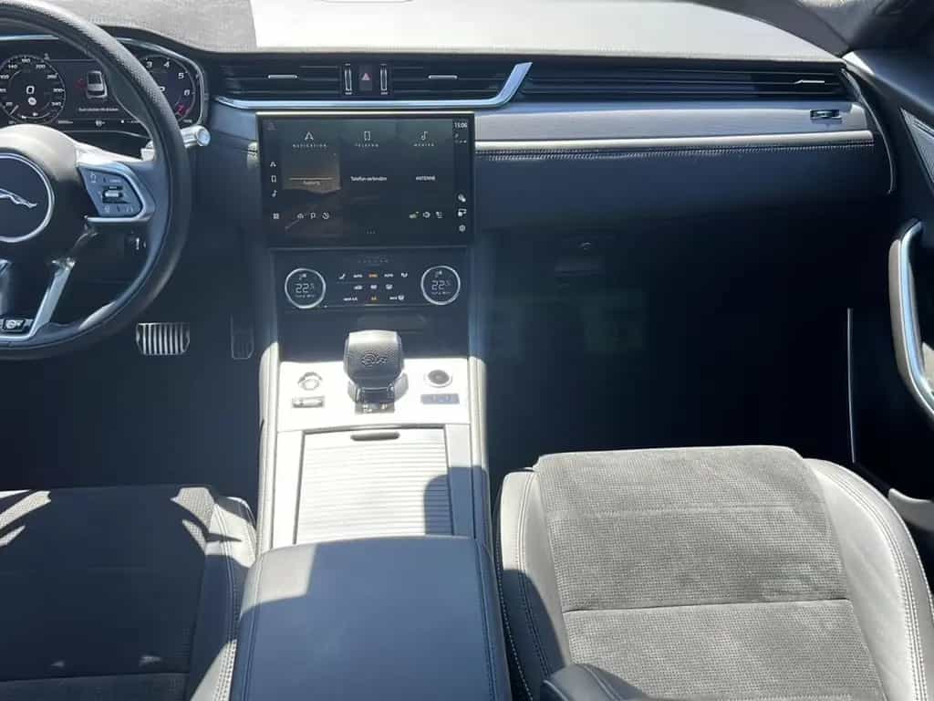 Jaguar F-Pace P550 AWD SVR 05/2021-photo-17