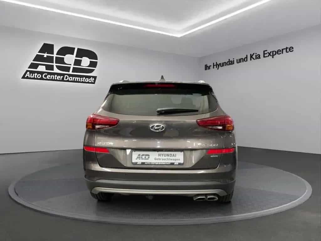 Hyundai TUCSON 1,6 T Premium |4WD|AHK|19ZOLL|E-SITZE|ASS 08/2018-photo-3