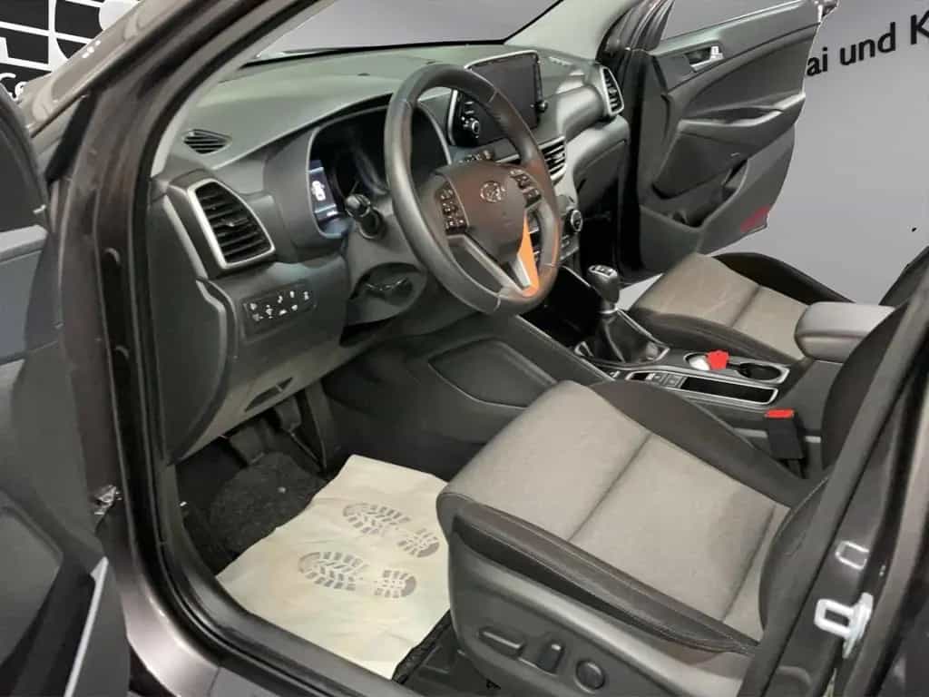 Hyundai TUCSON 1,6 T Premium |4WD|AHK|19ZOLL|E-SITZE|ASS 08/2018-photo-6