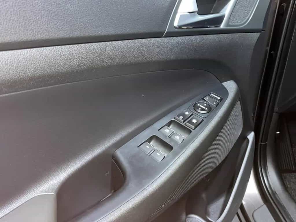 Hyundai TUCSON 1,6 T Premium |4WD|AHK|19ZOLL|E-SITZE|ASS 08/2018-photo-7