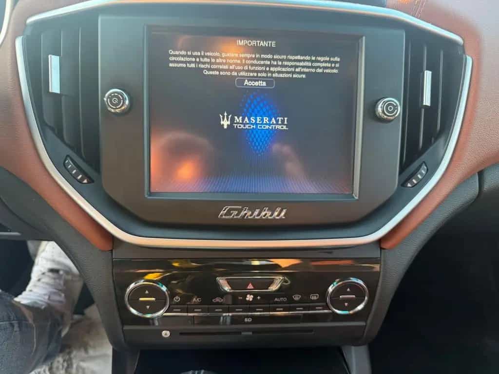 Maserati Ghibli V6 Diesel 275 CV 04/2015-photo-10