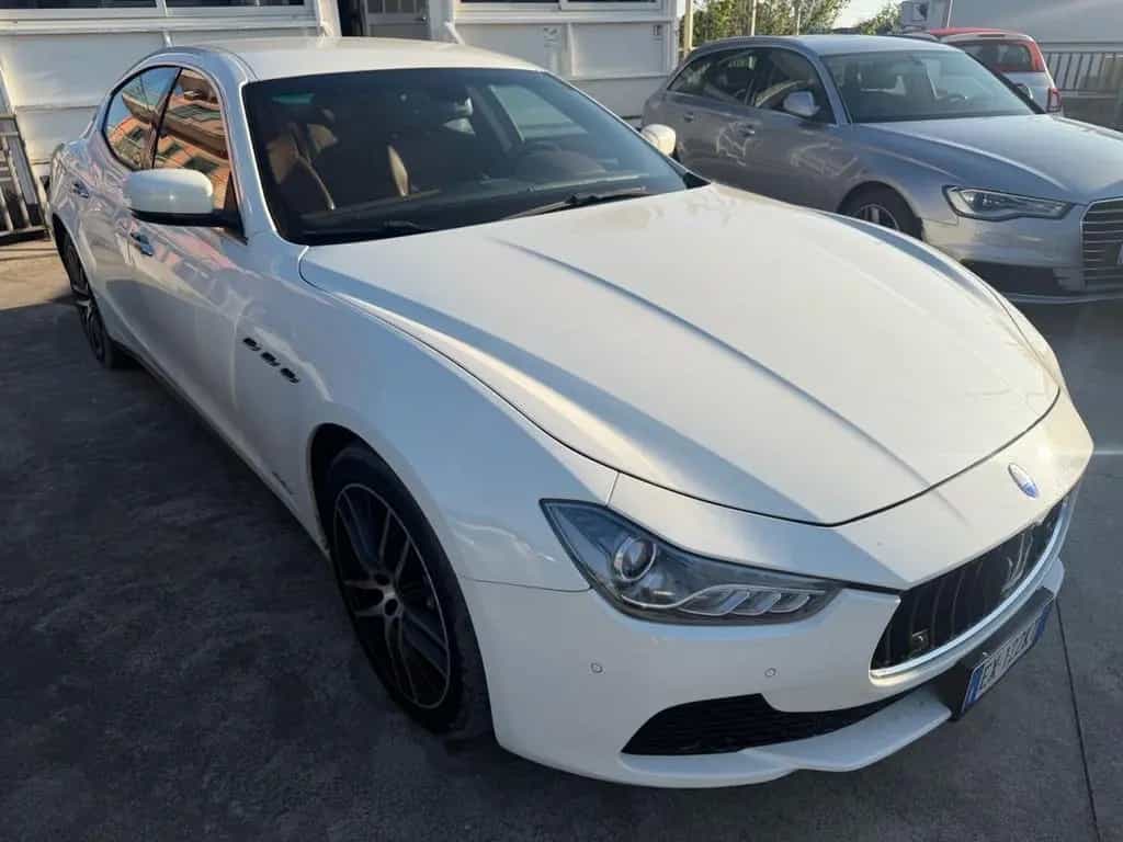 Maserati Ghibli V6 Diesel 275 CV 04/2015-photo-2