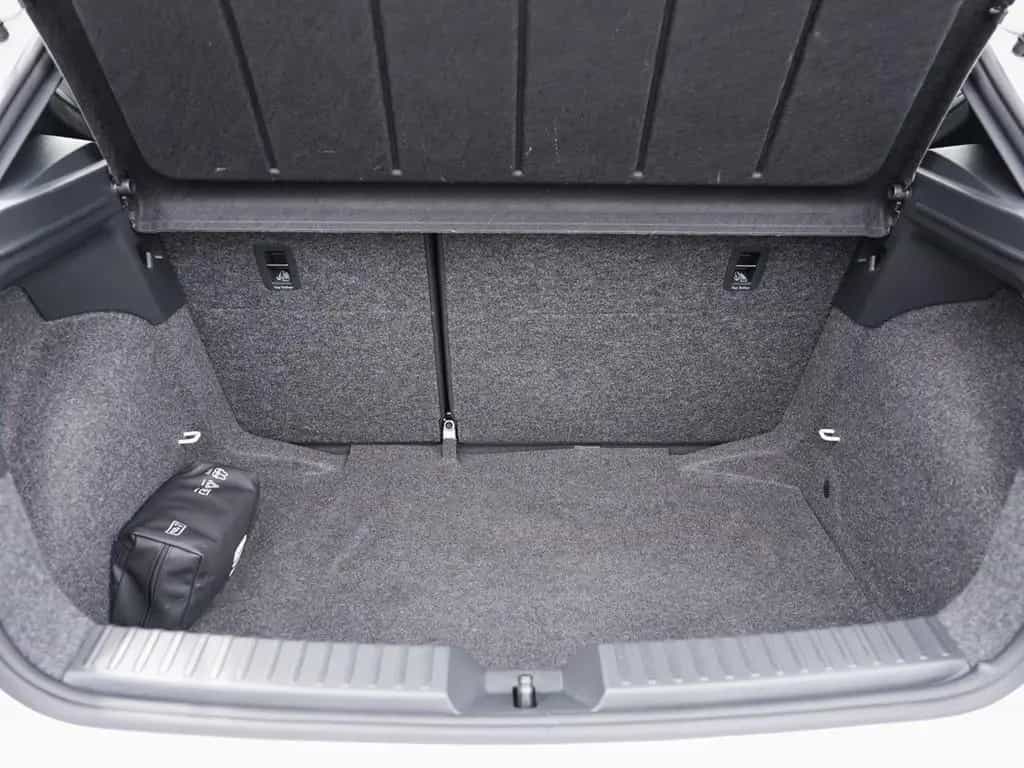 Seat Ibiza 1.0 TSI FR Pro Black Edition *LED*Navi*Kam 02/2024-photo-5