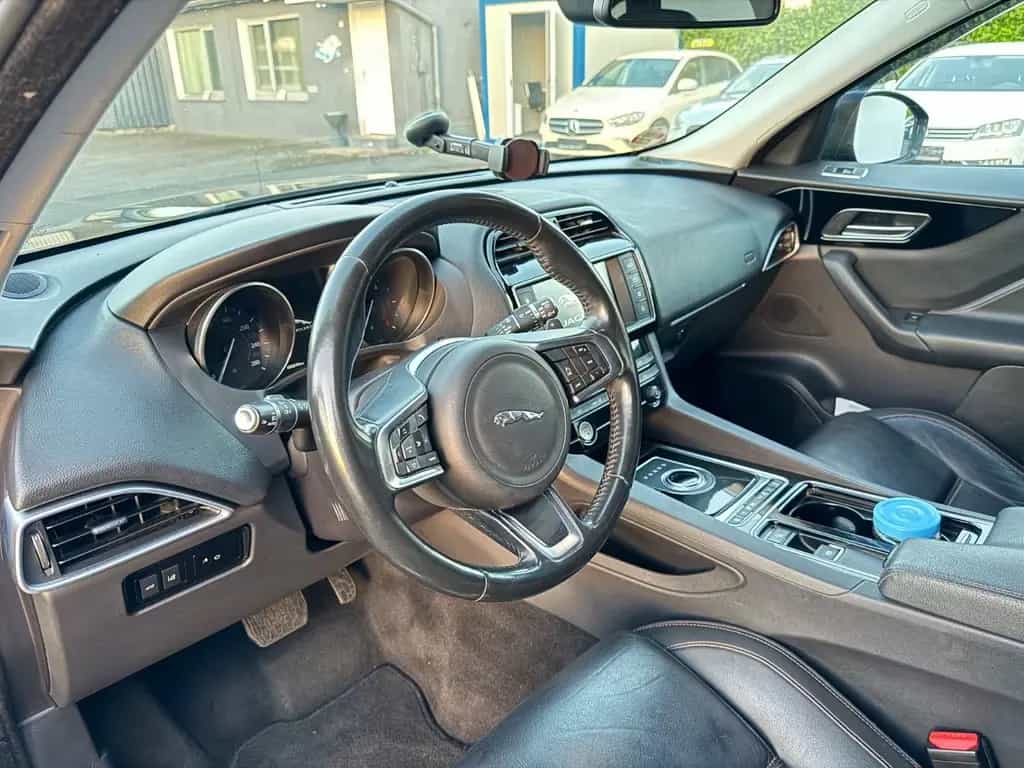 Jaguar F-Pace F-PACE 20d Pure R-Sport Aut. *Nav*Leder*L 03/2018-photo-10