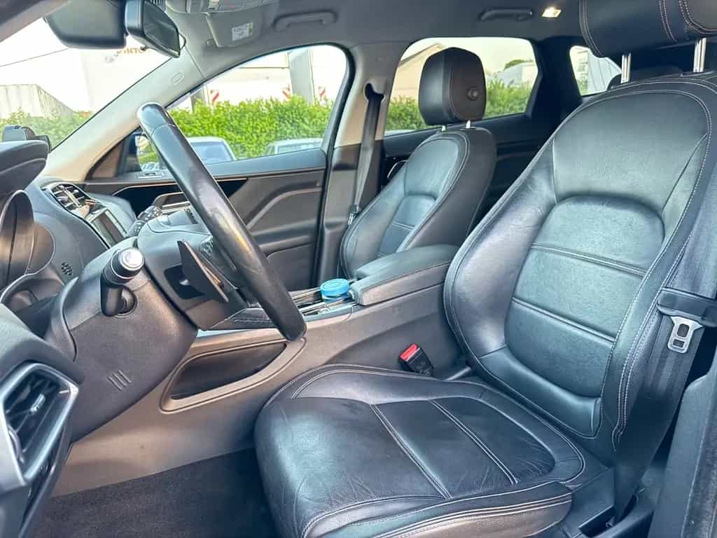 Jaguar F-Pace F-PACE 20d Pure R-Sport Aut. *Nav*Leder*L 03/2018-photo-8