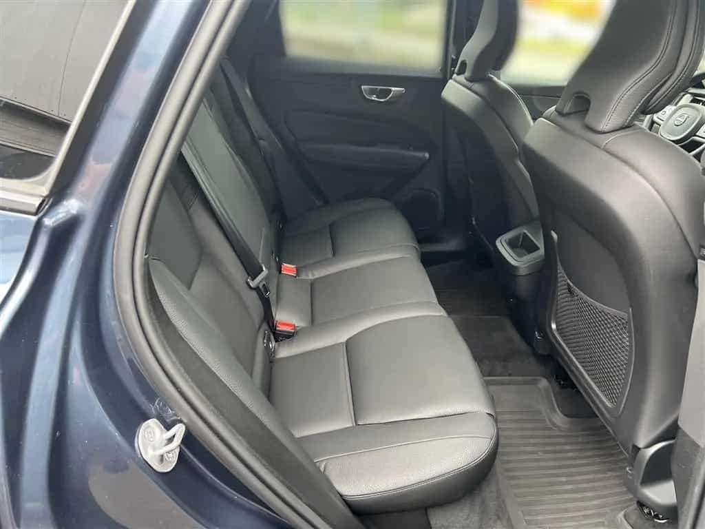 Volvo XC60 XC 60 Plus Dark 2.0 B5 D AWD Automatik Business 01/2025-photo-18