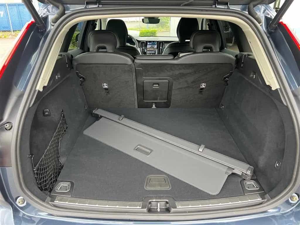 Volvo XC60 XC 60 Plus Dark 2.0 B5 D AWD Automatik Business 01/2025-photo-20