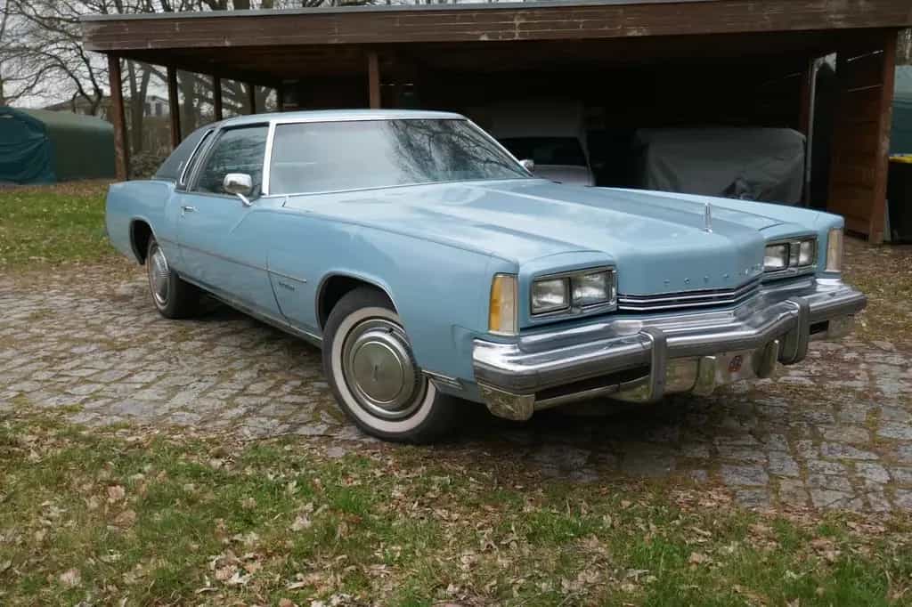 Oldsmobile Toronado Brougham 1975 07/1975-photo-0