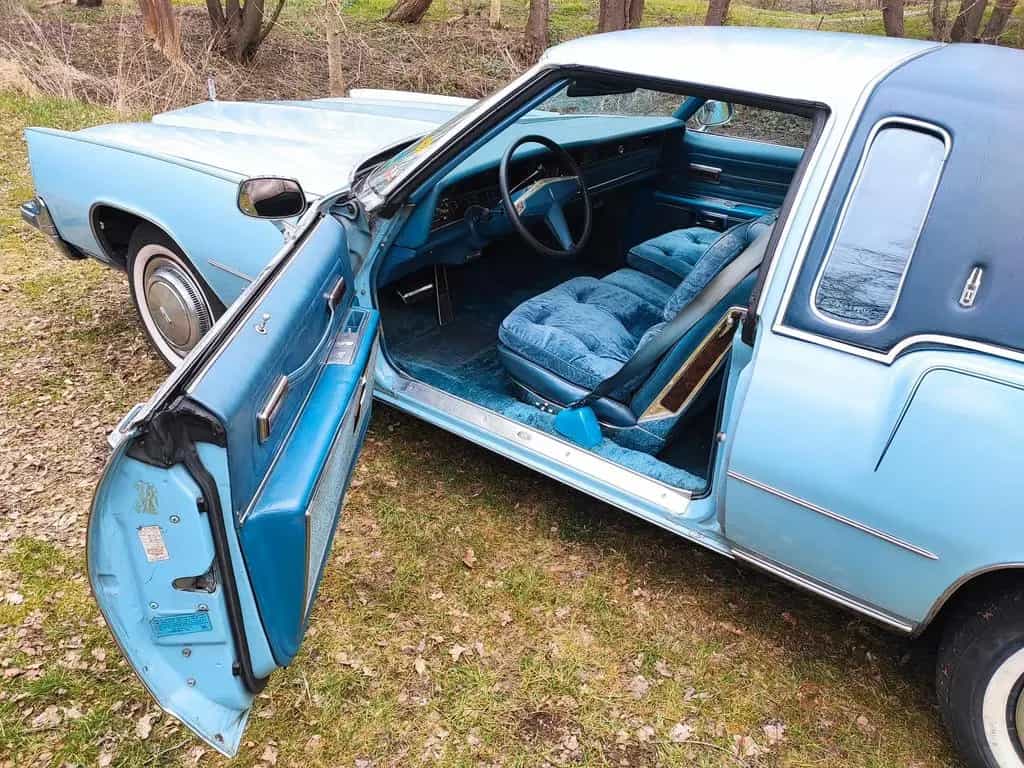 Oldsmobile Toronado Brougham 1975 07/1975-photo-4