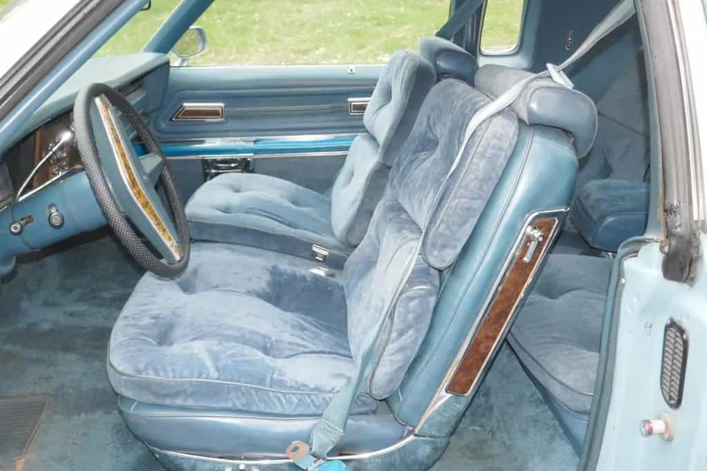 Oldsmobile Toronado Brougham 1975 07/1975-photo-9