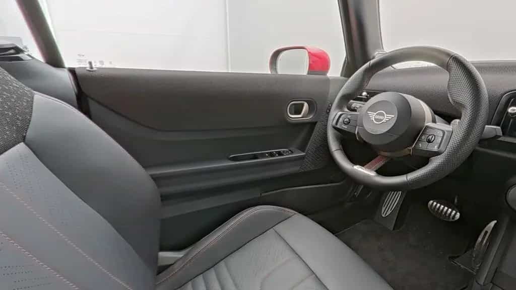 MINI John Cooper Works Cabrio 04/2025-photo-10