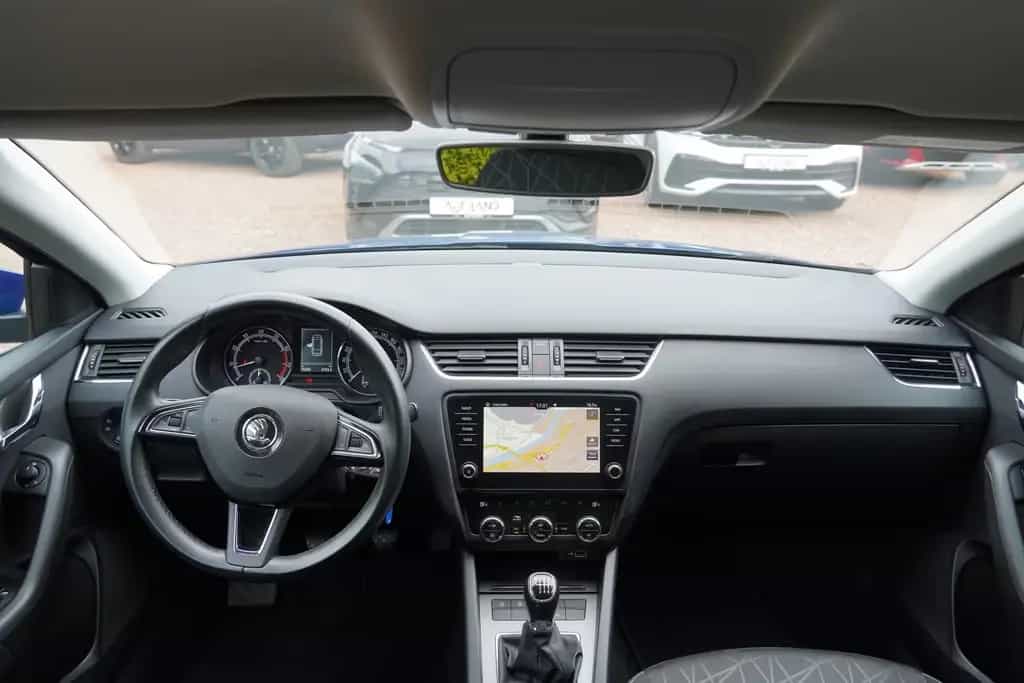 Skoda Octavia Combi 1.5 16V TSI Clever LED AHK Navi 05/2018-photo-10