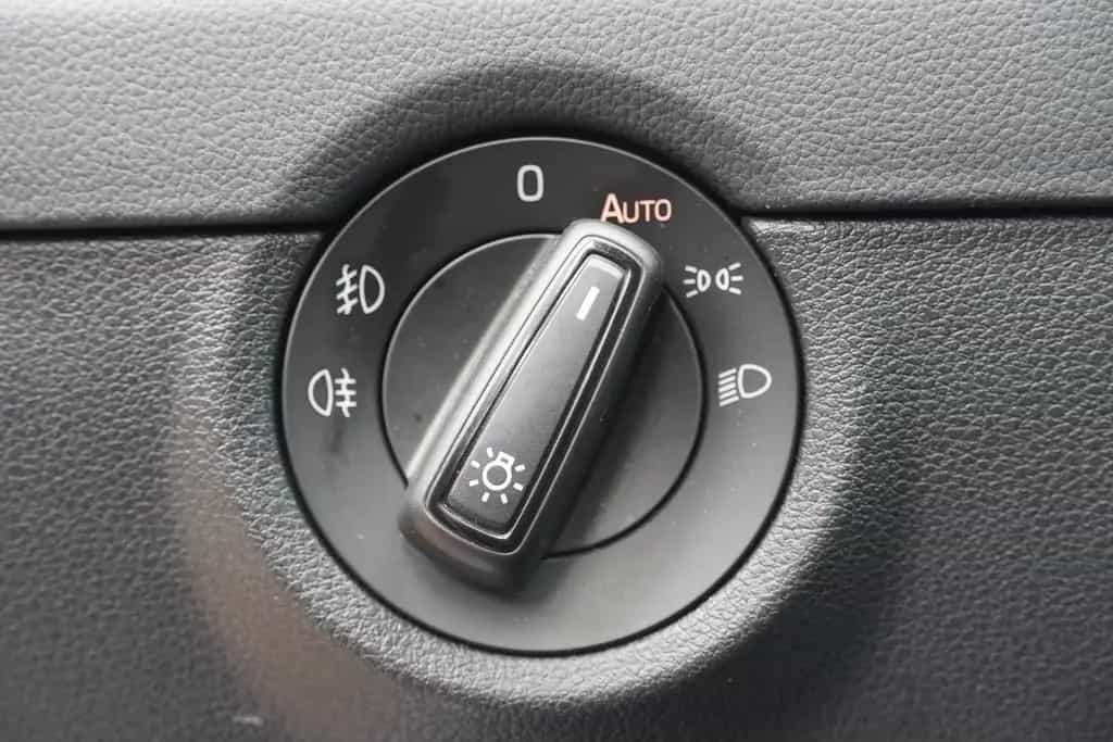 Skoda Octavia Combi 1.5 16V TSI Clever LED AHK Navi 05/2018-photo-15