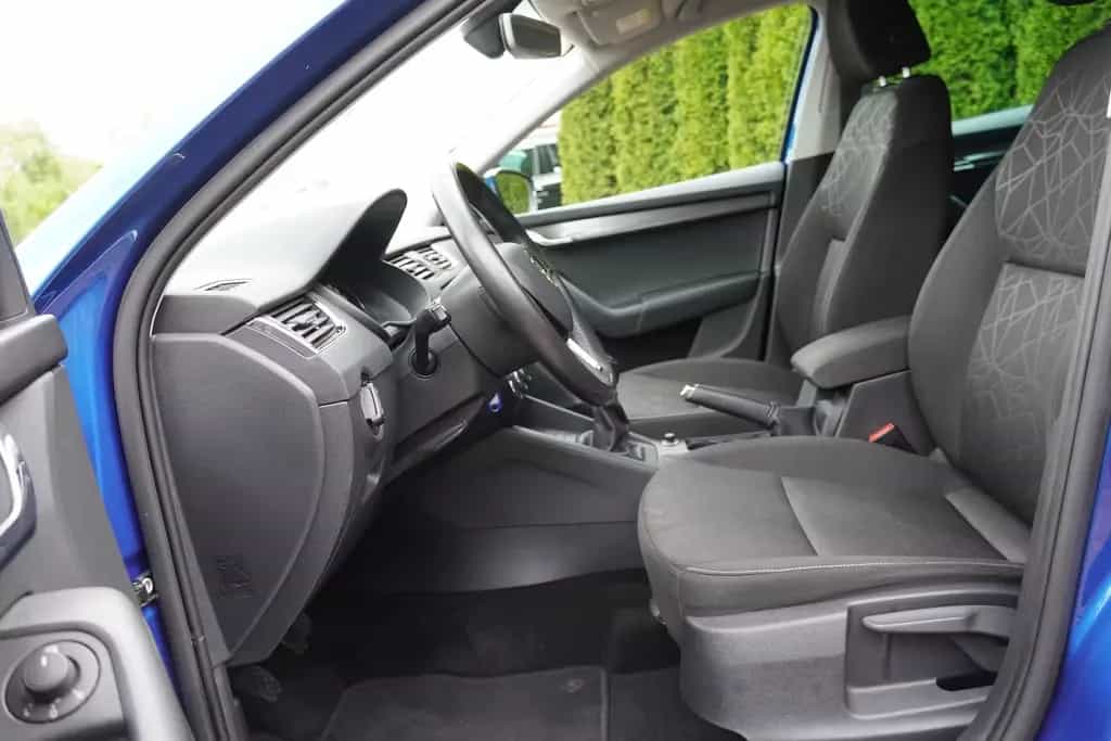 Skoda Octavia Combi 1.5 16V TSI Clever LED AHK Navi 05/2018-photo-21