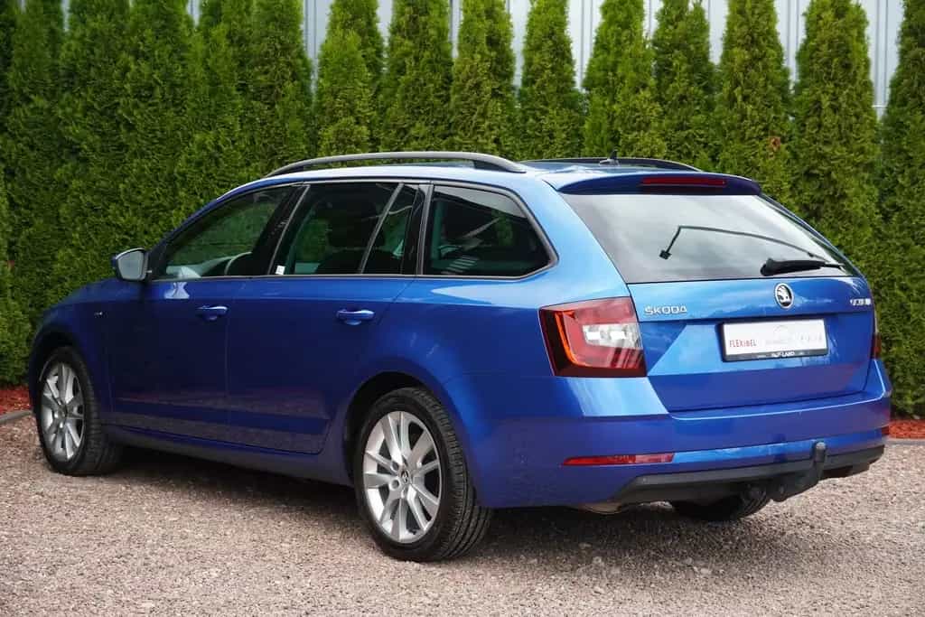 Skoda Octavia Combi 1.5 16V TSI Clever LED AHK Navi 05/2018-photo-3