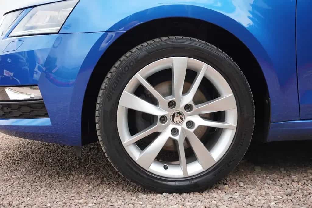 Skoda Octavia Combi 1.5 16V TSI Clever LED AHK Navi 05/2018-photo-9