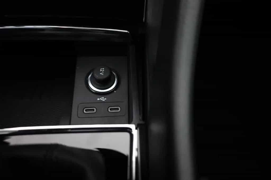 Skoda Karoq 1.5 TSI DSG LED Kamera Sitzheizung 06/2024-photo-13