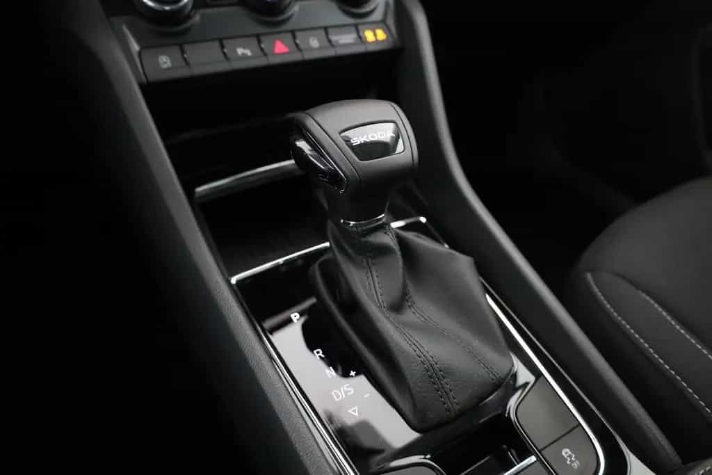 Skoda Karoq 1.5 TSI DSG LED Kamera Sitzheizung 06/2024-photo-14
