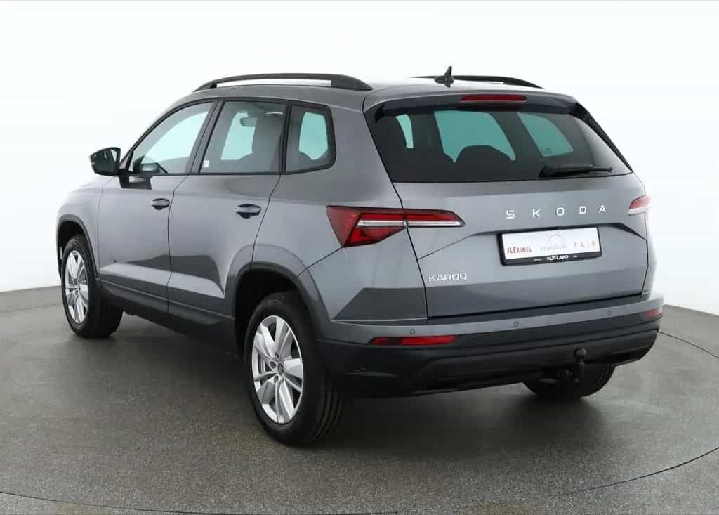 Skoda Karoq 1.5 TSI DSG LED Kamera Sitzheizung 06/2024-photo-3