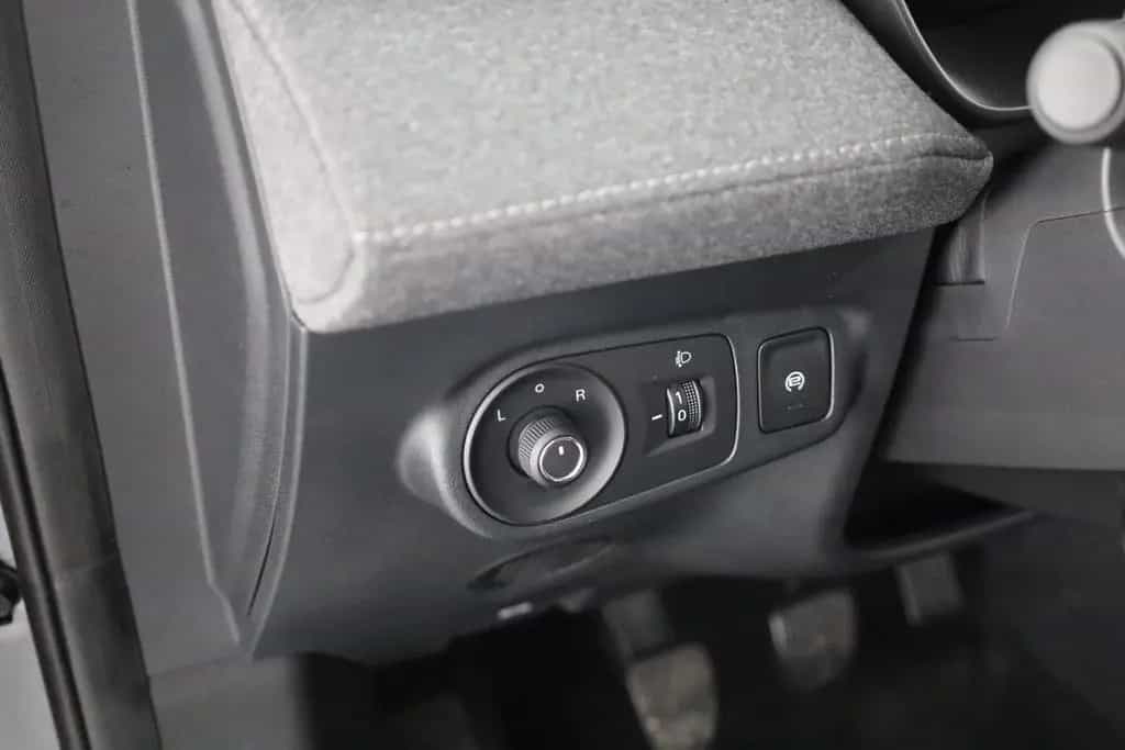 MG ZS 1.5 VTi-Tech Standard Navi Kamera 01/2026-photo-19