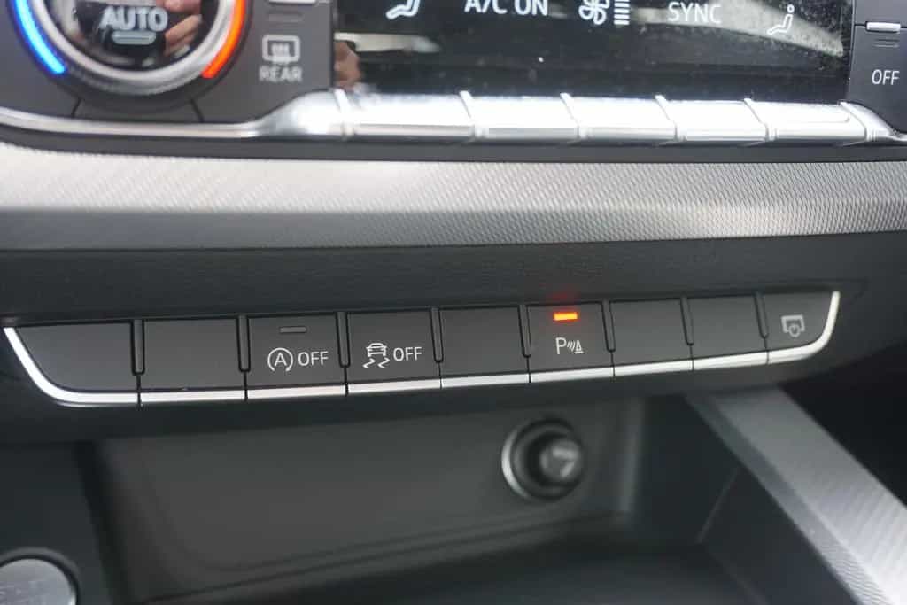 Audi A4 Avant 1.4 TFSI basis LED Tempomat Sitzheizung 04/2018-photo-25