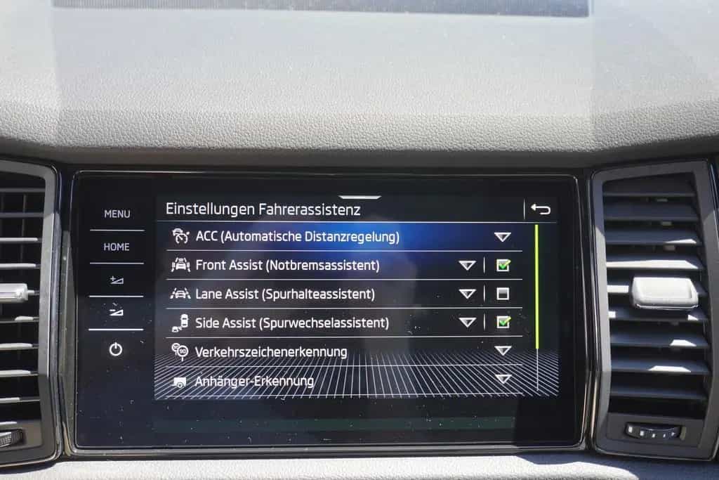 Skoda Kodiaq 2.0 Sportline 4x4 ACC DCC 360° AHK LED 08/2020-photo-17