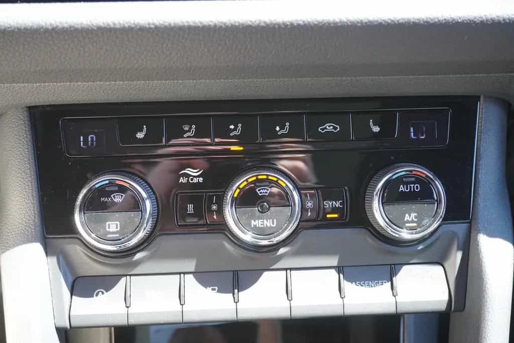 Skoda Kodiaq 2.0 Sportline 4x4 ACC DCC 360° AHK LED 08/2020-photo-19