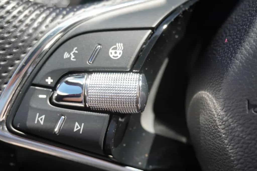 Skoda Kodiaq 2.0 Sportline 4x4 ACC DCC 360° AHK LED 08/2020-photo-24