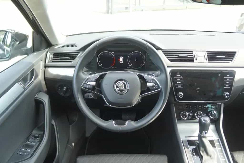 Skoda Superb Combi 1.5 TSI DSG Ambition LED SmartLink 10/2022-photo-13
