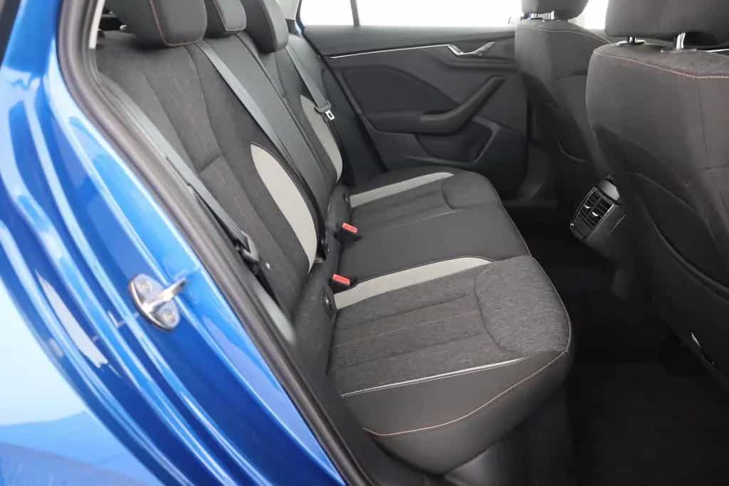 Skoda Kamiq 1.5 TSI DSG Style LED Navi Kamera PDC AHK 03/2020-photo-24