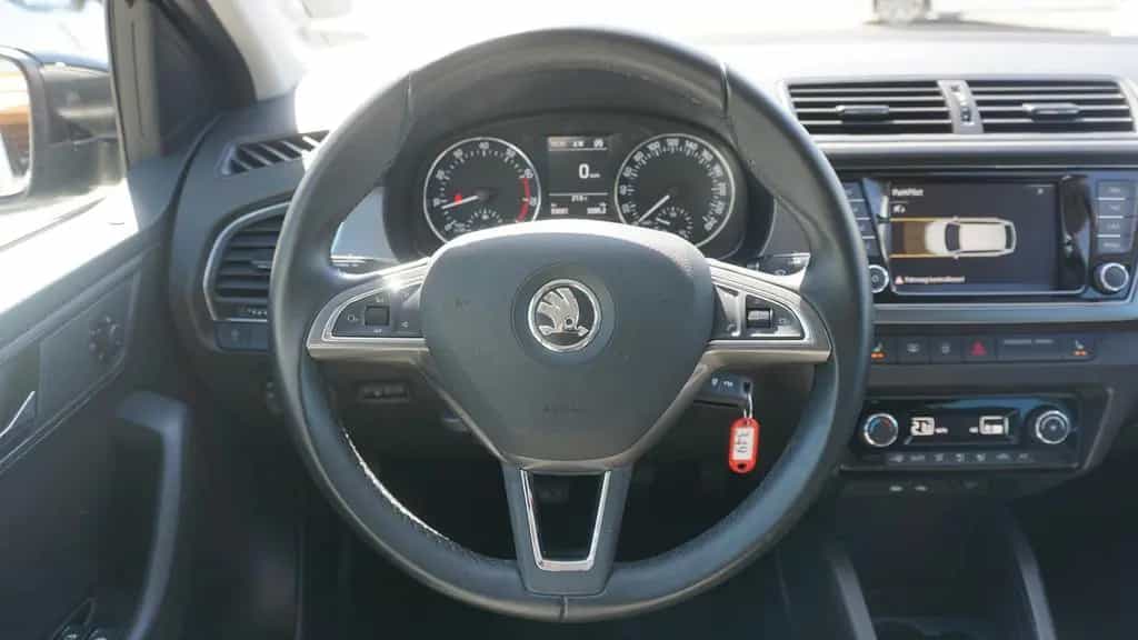 Skoda Fabia Combi 1.2 Joy Navi SmartLink Sitzheizung 10/2016-photo-10