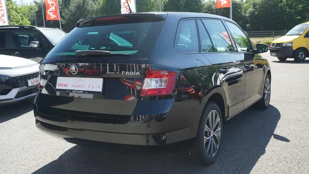 Skoda Fabia Combi 1.2 Joy Navi SmartLink Sitzheizung 10/2016-photo-5