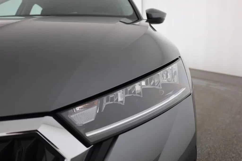 Skoda Octavia 1.5 TSI Style LED Navi Sitzheizung PDC 09/2022-photo-28