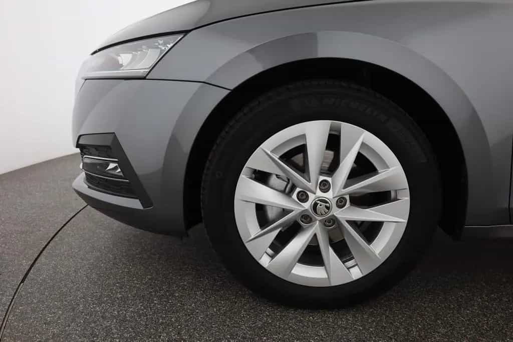 Skoda Octavia 1.5 TSI Style LED Navi Sitzheizung PDC 09/2022-photo-30