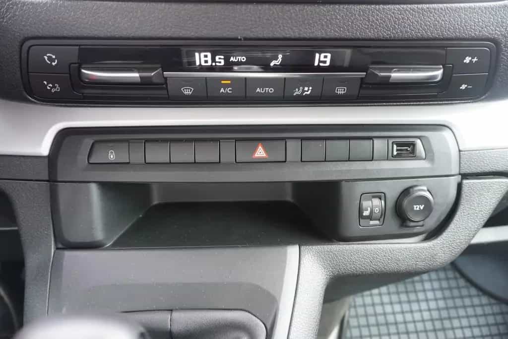 Toyota Proace (Verso) Proace Verso 2.0 D-4D L2 Kamera DAB Touchscreen 11/2022-photo-12