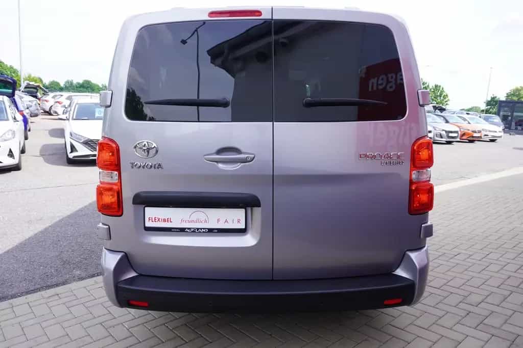 Toyota Proace (Verso) Proace Verso 2.0 D-4D L2 Kamera DAB Touchscreen 11/2022-photo-3