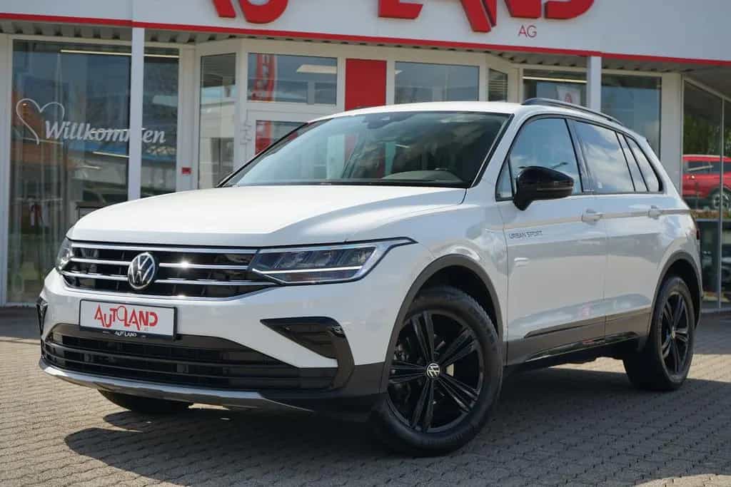 Volkswagen Tiguan 1.5 TSI Urban Sport LED ACC Kamera AHK 07/2022-photo-1