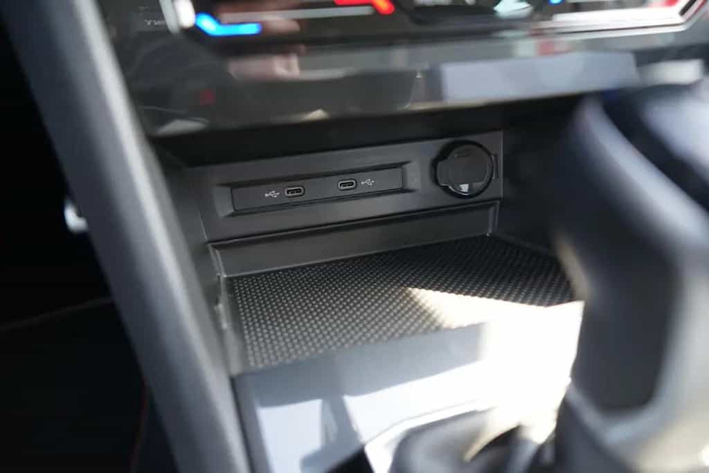 Volkswagen Tiguan 1.5 TSI Urban Sport LED ACC Kamera AHK 07/2022-photo-22