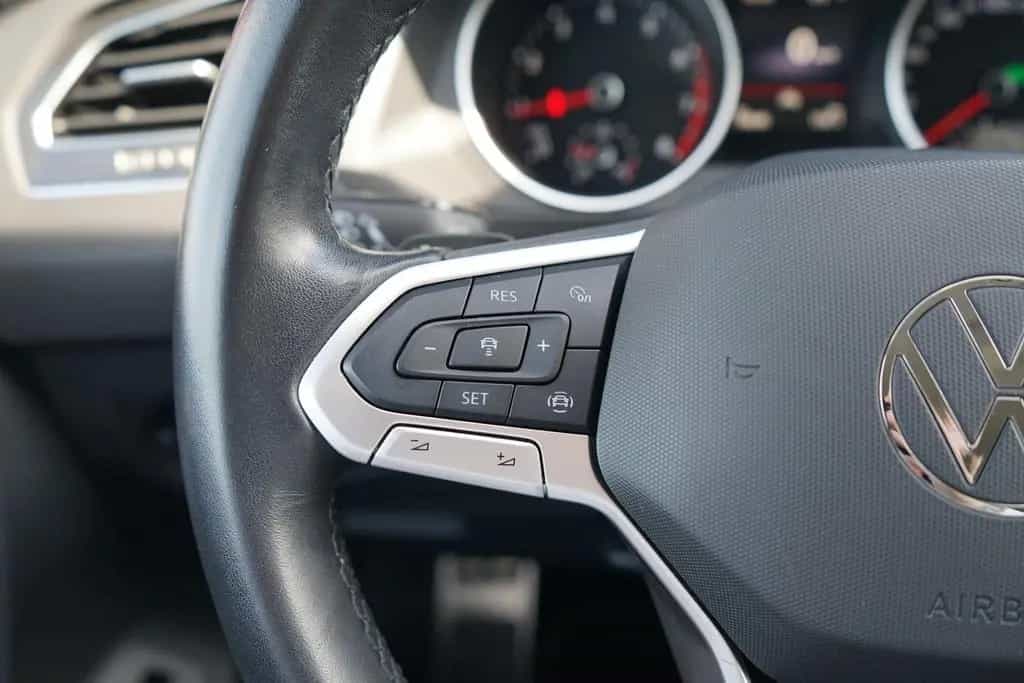 Volkswagen Tiguan 1.5 TSI Urban Sport LED ACC Kamera AHK 07/2022-photo-24
